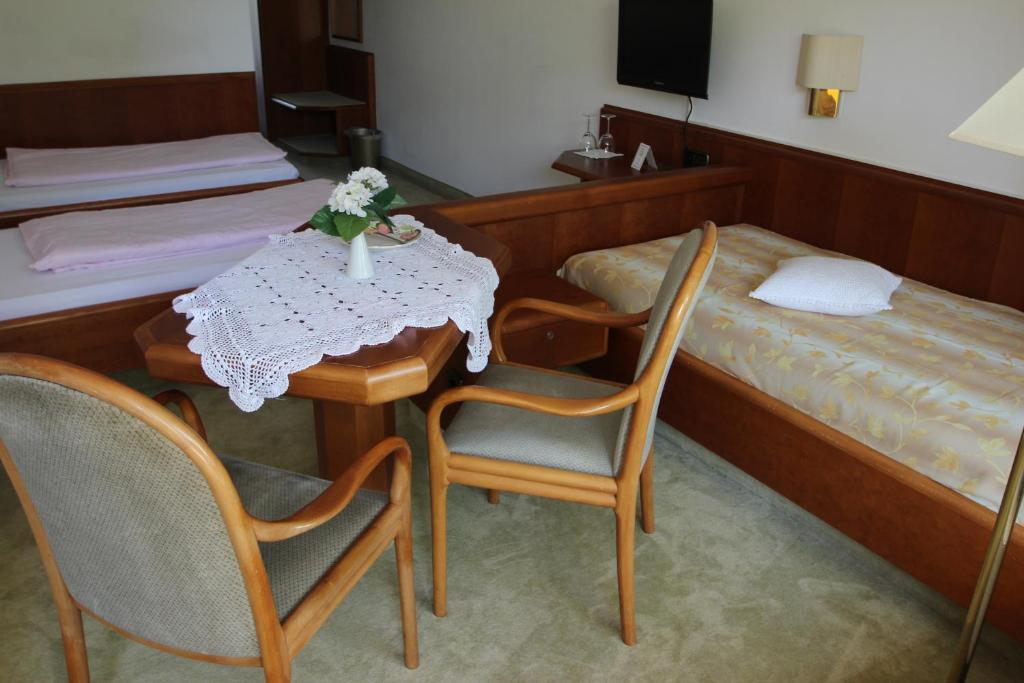 Hotel Am Kurpark 巴特温普芬 客房 照片
