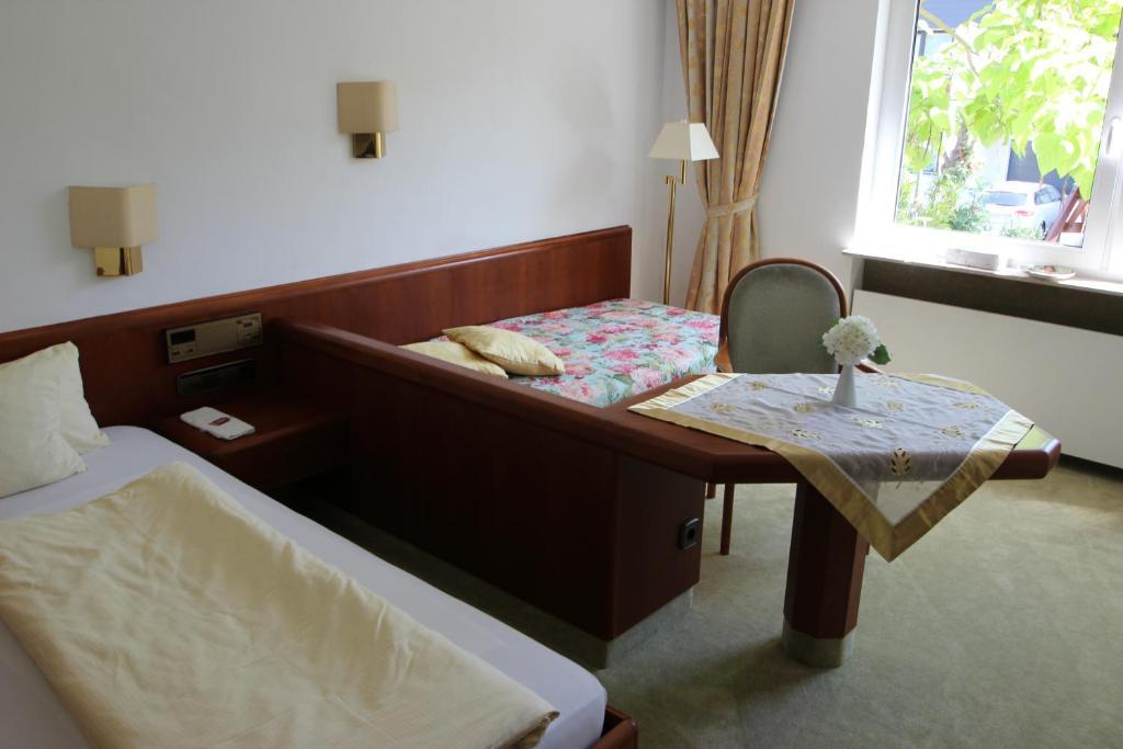 Hotel Am Kurpark 巴特温普芬 客房 照片